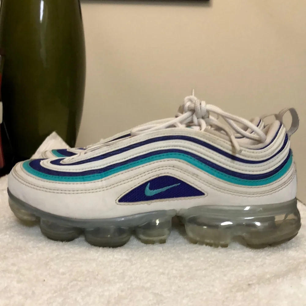 NIKE AIR VAPORMAX 97 GS WHITE INDIGO BURST RUNNING SNEAKERS MENS-BOYS SIZE 5.5Y